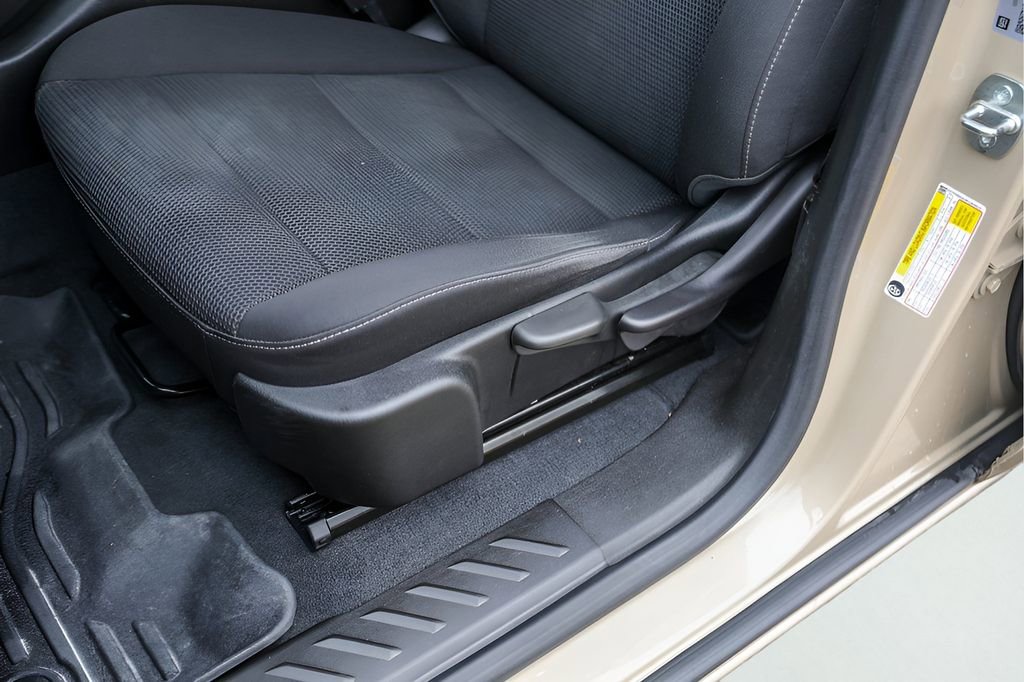 Used 2023 GMC Canyon Elevation w/ Convenience Package image 9