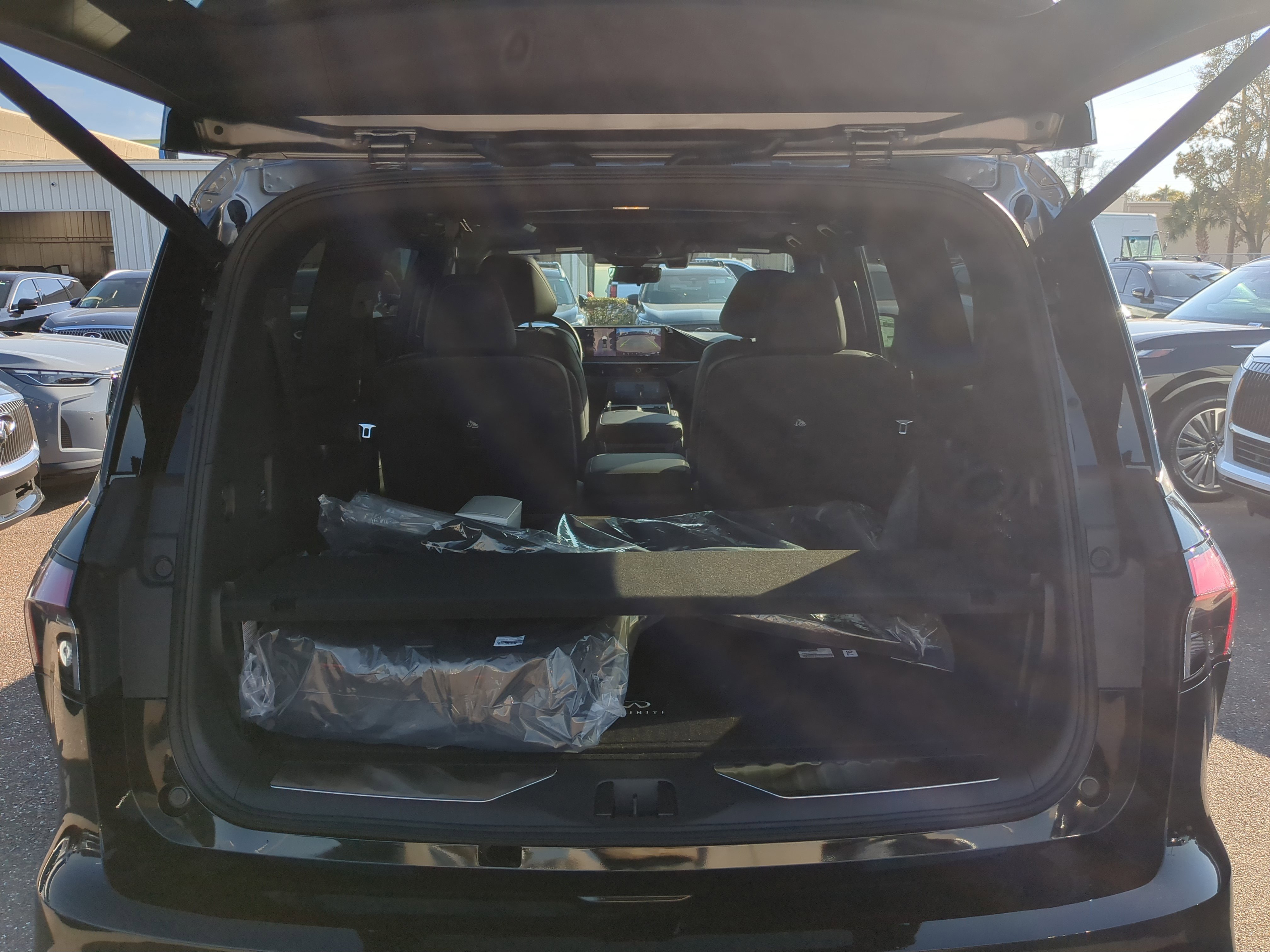 New 2026 INFINITI QX80 Autograph w/ Premium Cargo Package image 27