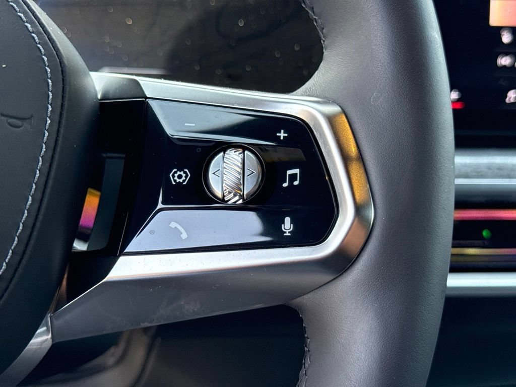 Certified 2024 BMW i7 eDrive50 w/ M Sport Package RWD image 24