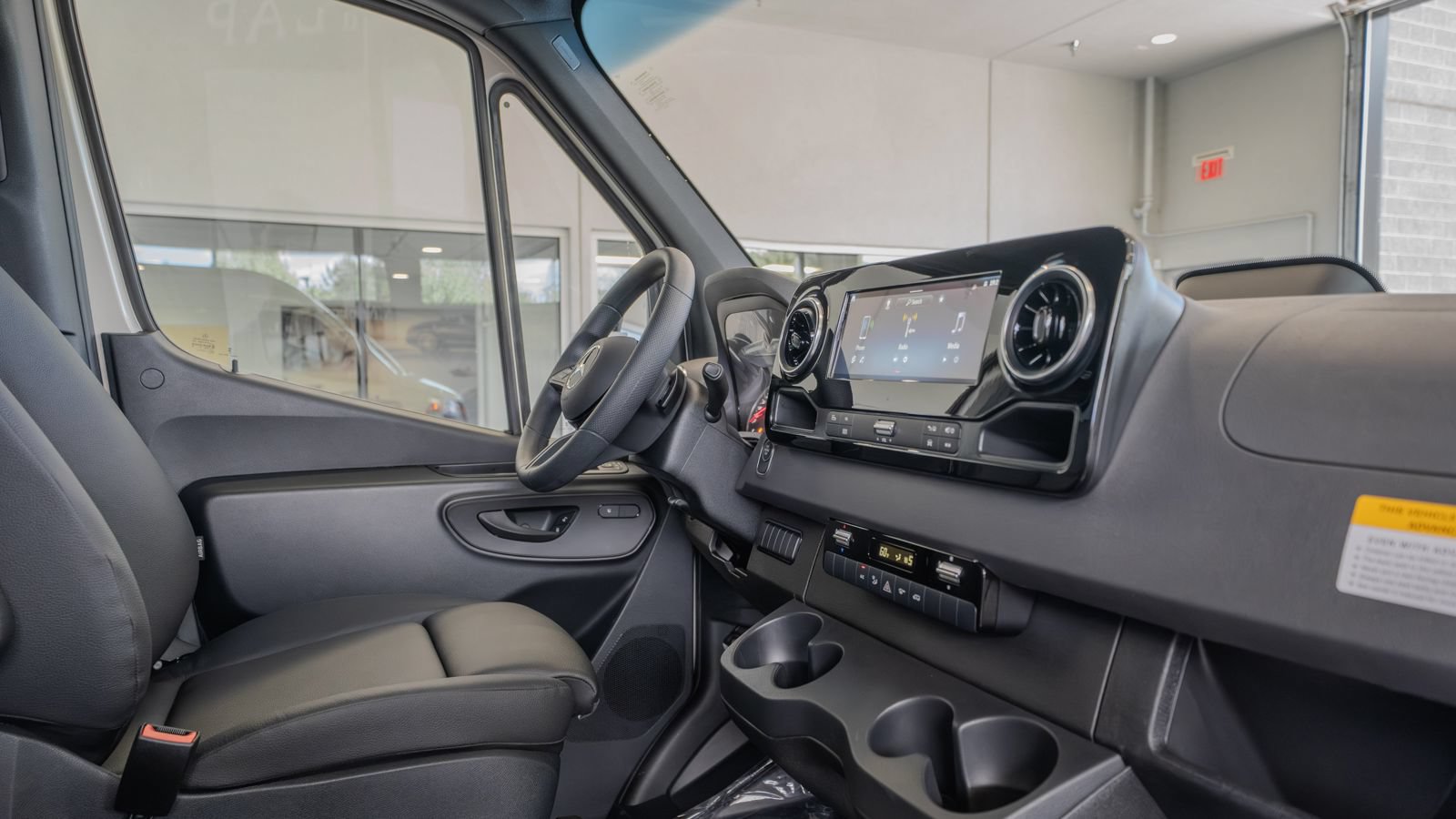 Used 2025 Mercedes-Benz Sprinter 2500 image 17