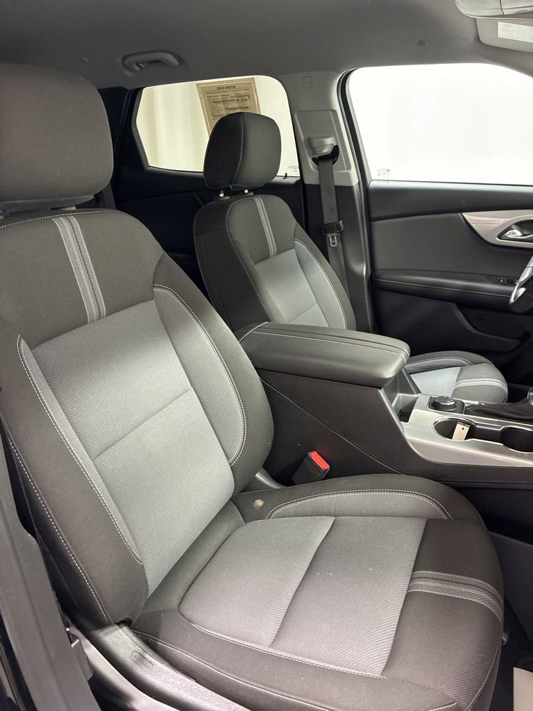 Used 2025 Chevrolet Blazer LT AWD/4WD image 28