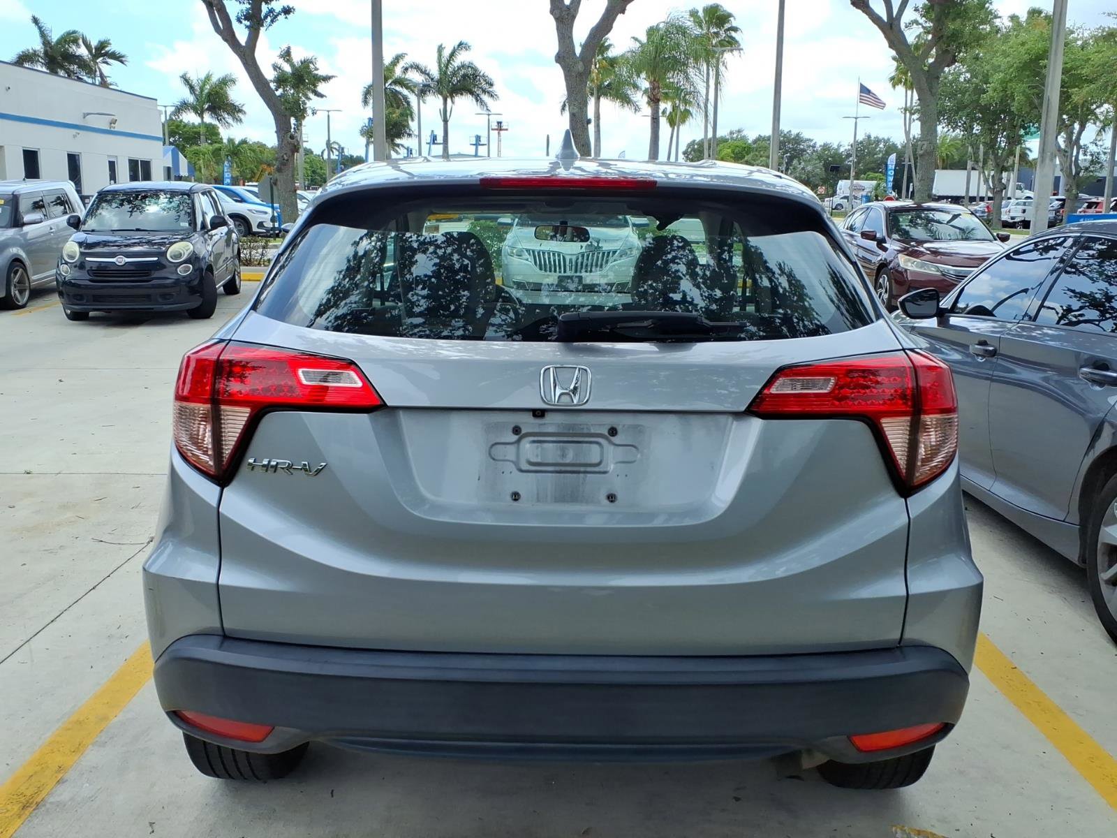 Used 2018 Honda HR-V LX image 7