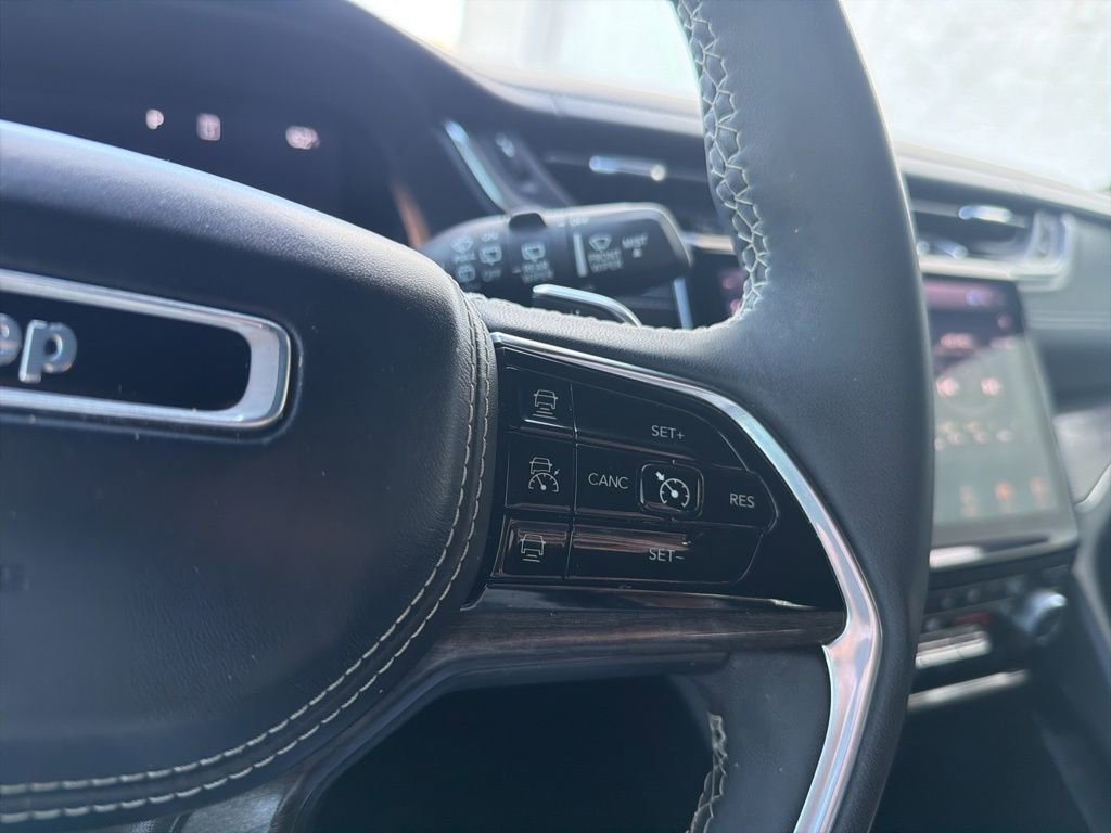 Used 2023 Jeep Grand Cherokee L Overland w/ Rear Seat Video Group I image 15