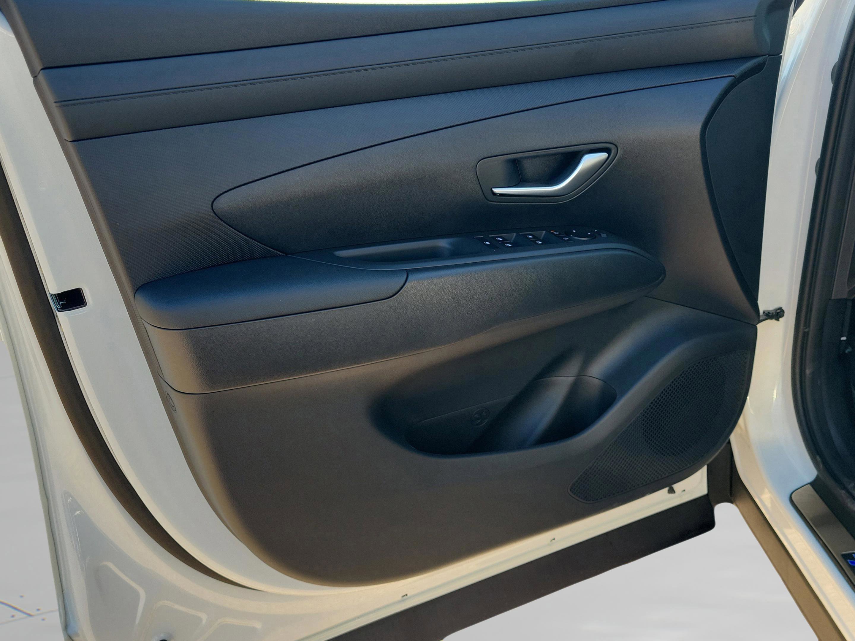 New 2026 Hyundai Tucson Blue SE image 9