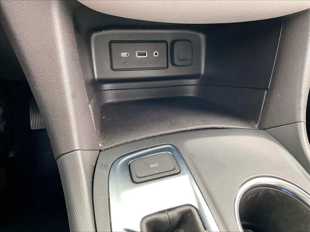 Used 2023 Chevrolet Equinox LT AWD/4WD image 32