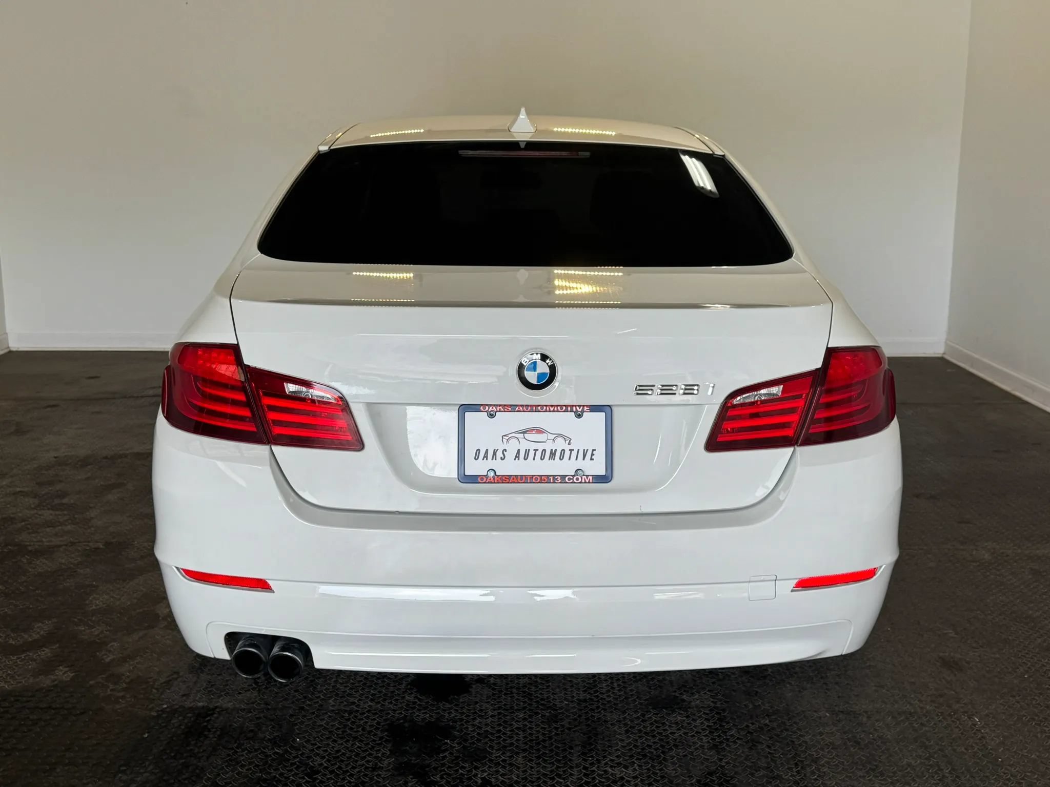 Used 2011 BMW 528i Sedan RWD image 5