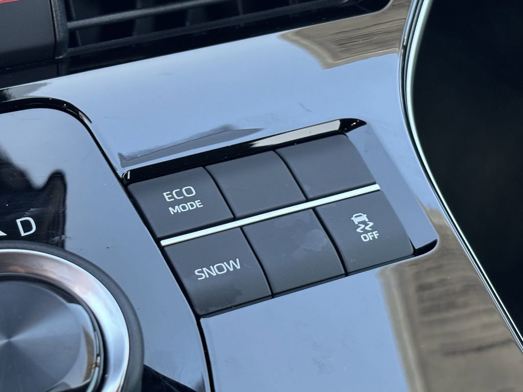 Used 2025 Toyota bZ4X FWD w/ Weather Package image 27