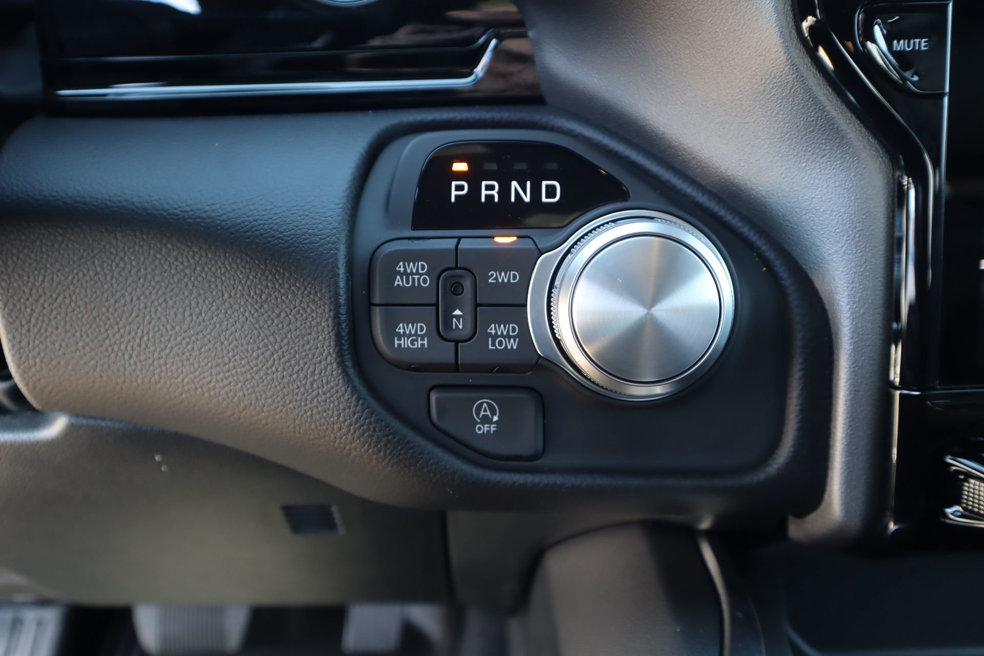 New 2026 RAM 1500 Laramie AWD/4WD image 9
