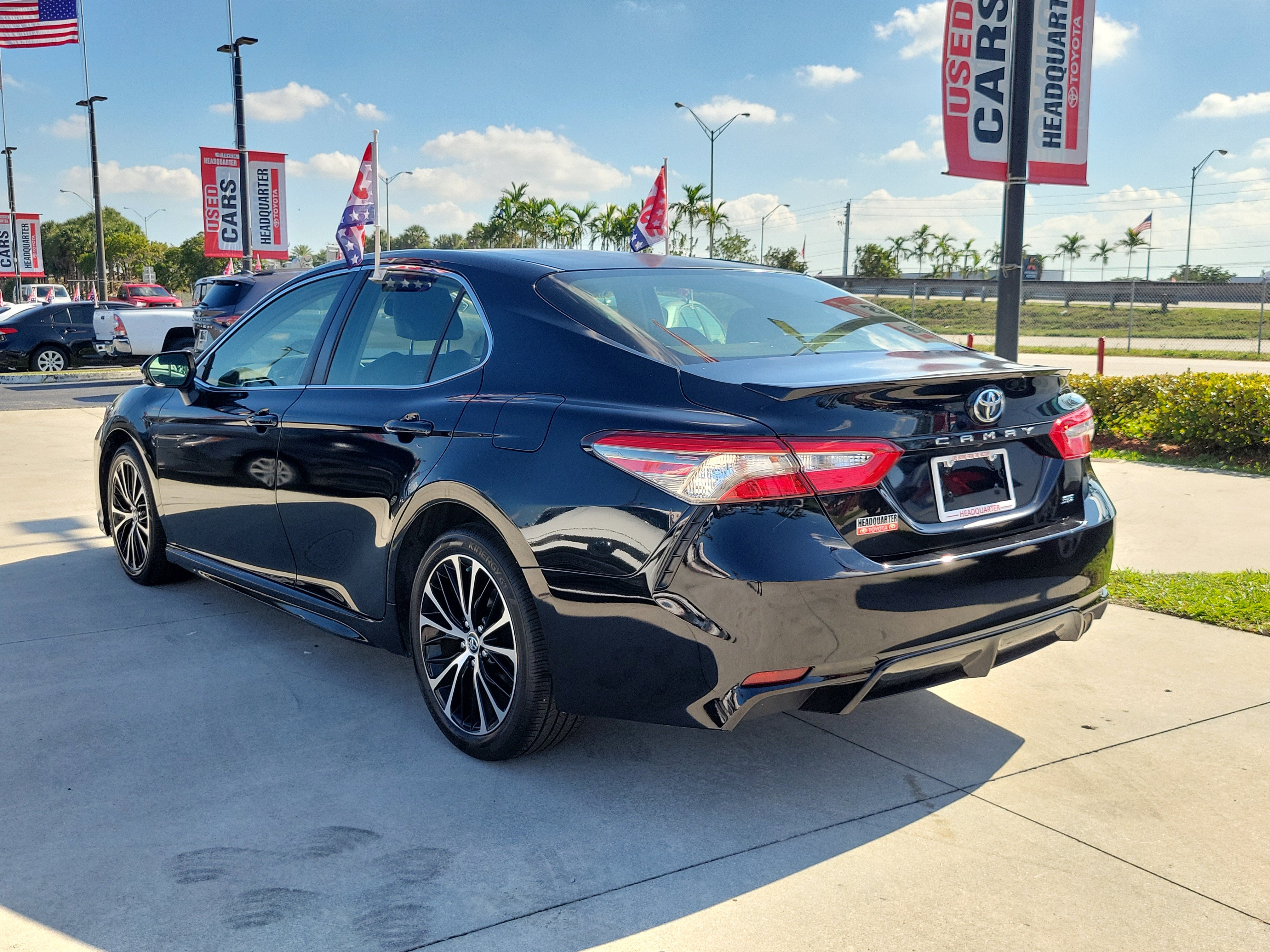 Used 2018 Toyota Camry SE image 8