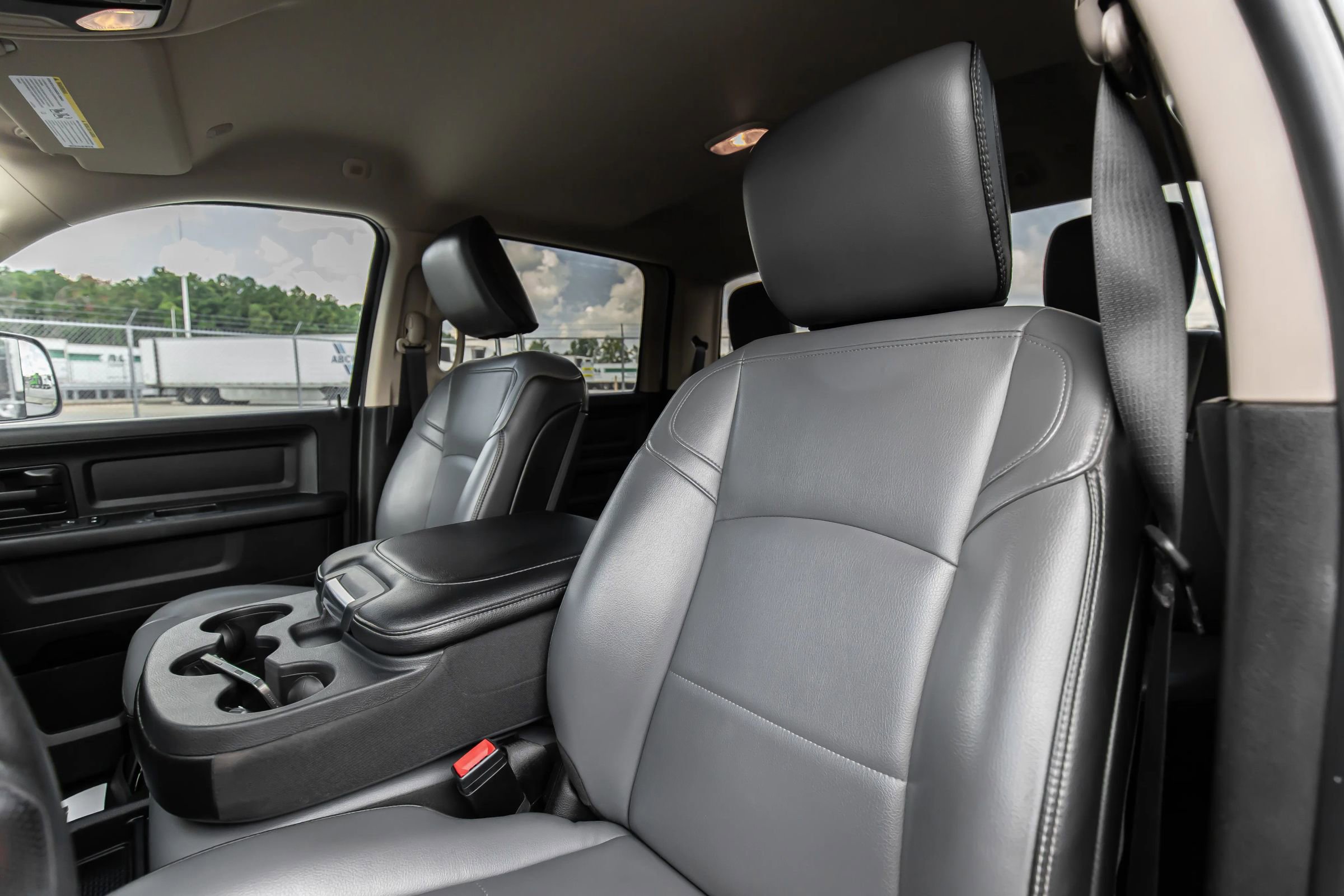 Used 2020 RAM 3500 Tradesman w/ Chrome Appearance Group image 21