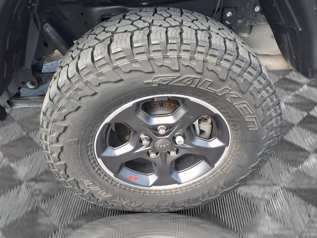 Used 2023 Jeep Gladiator Rubicon w/ Cold Weather Group AWD/4WD image 19