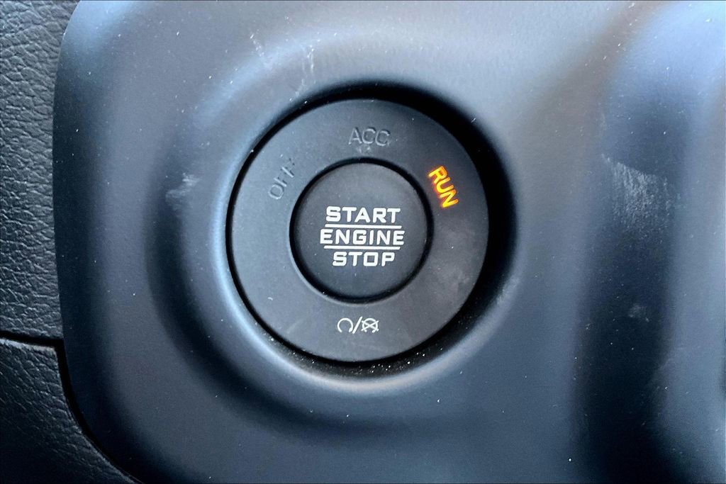 Used 2021 Jeep Wrangler Sport image 31