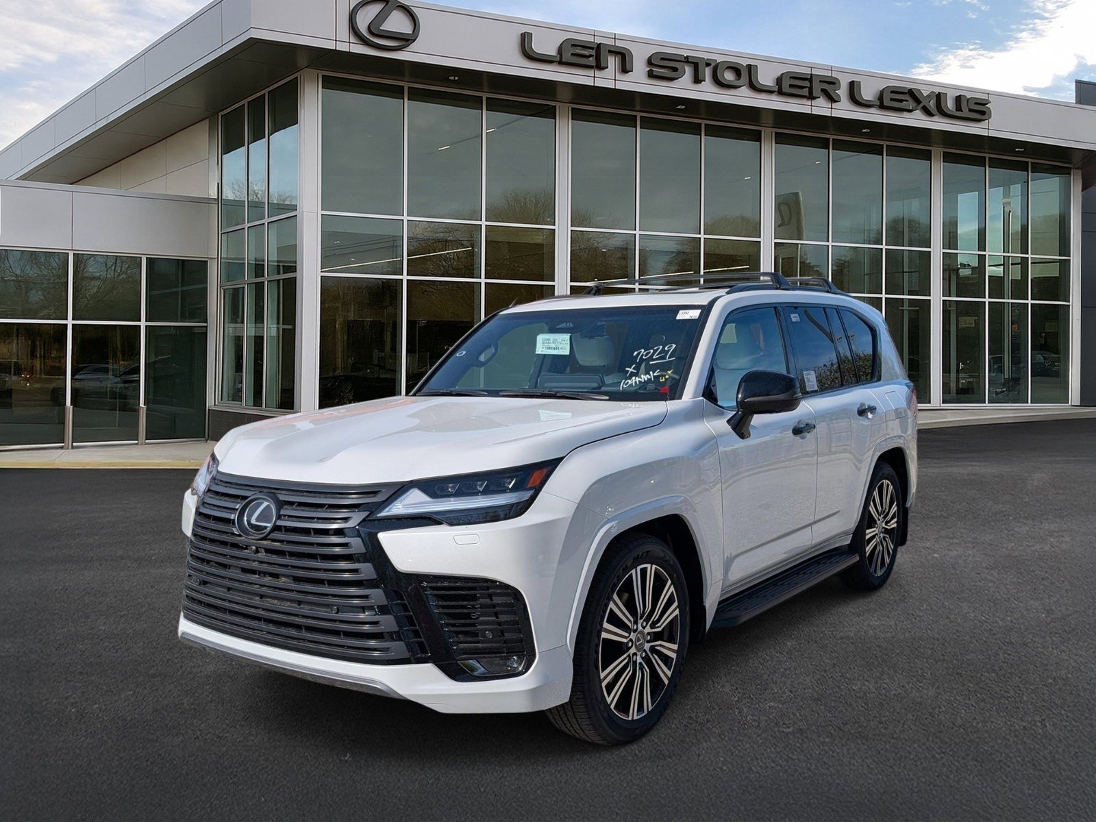New 2026 Lexus LX 600 4WD w/ Luxury Package image 4