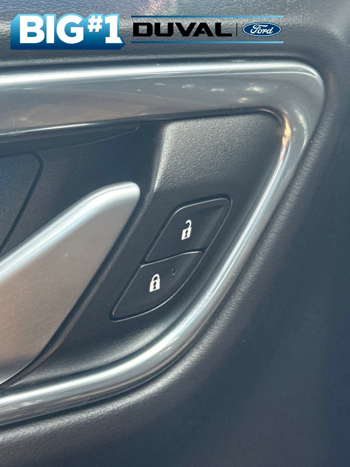 Used 2022 Chevrolet Suburban LT RWD image 4