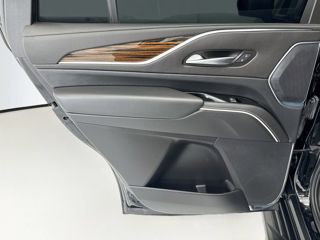 Used 2023 Cadillac Escalade Premium Luxury w/ LPO, Floor Liner Package AWD/4WD image 26