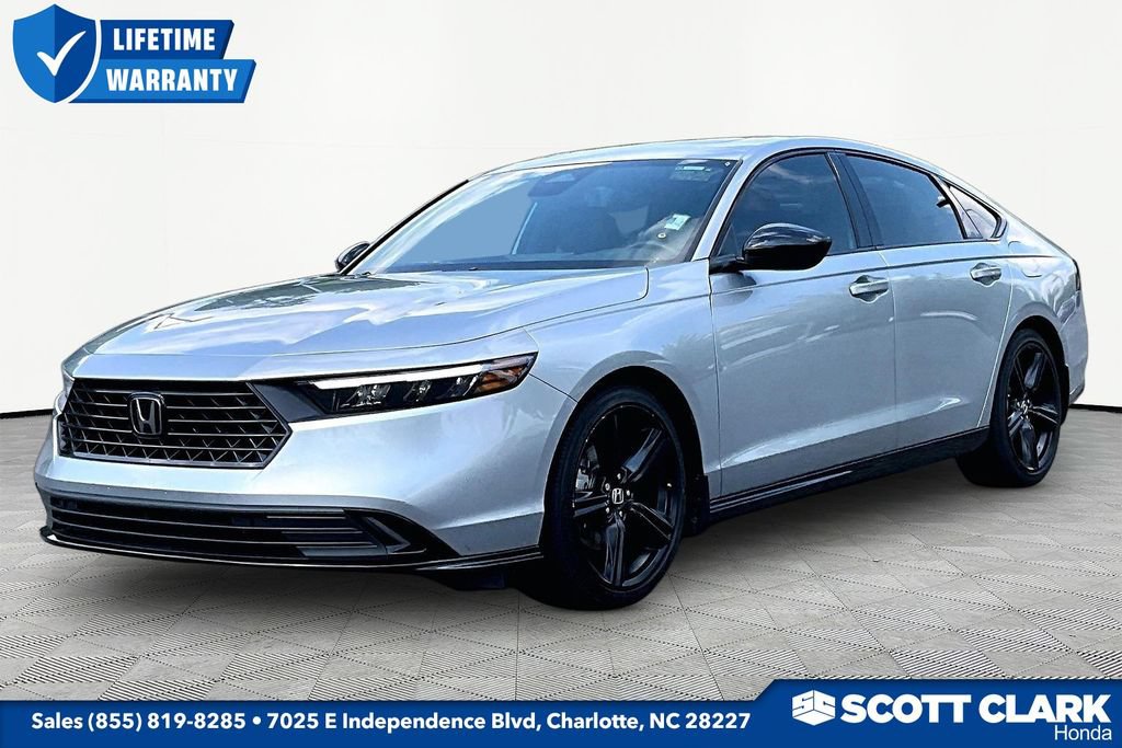 Used 2025 Honda Accord Sport image 3
