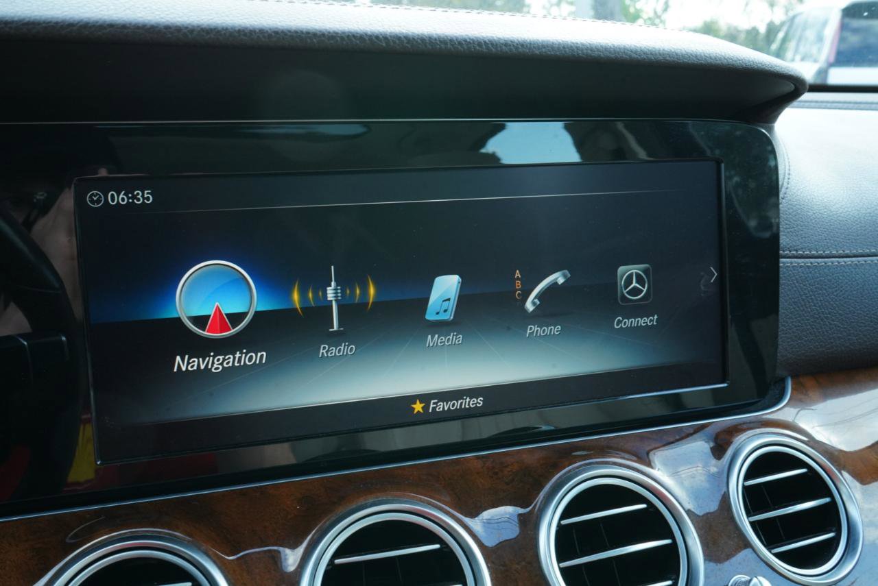 Used 2019 Mercedes-Benz E 450 4MATIC Wagon w/ Premium Package image 31