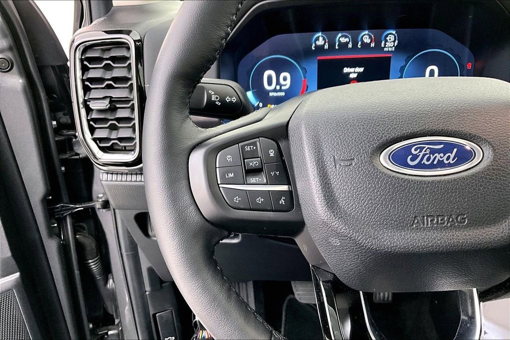 Used 2025 Ford Ranger Lariat w/ Trailer Tow Package image 27