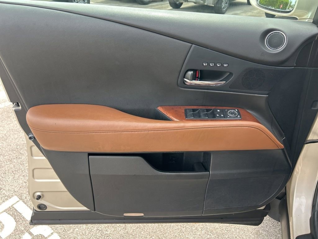 Used 2015 Lexus RX 450h AWD image 11