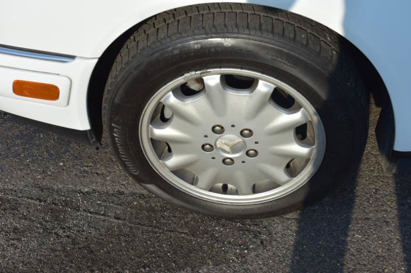 Used 1999 Mercedes-Benz E 320 Sedan image 20