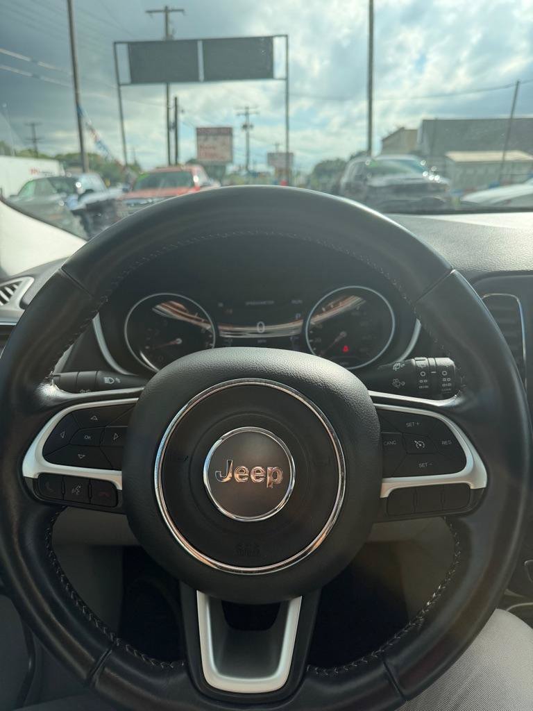 Used 2018 Jeep Compass Latitude w/ Popular Equipment Group AWD/4WD image 17