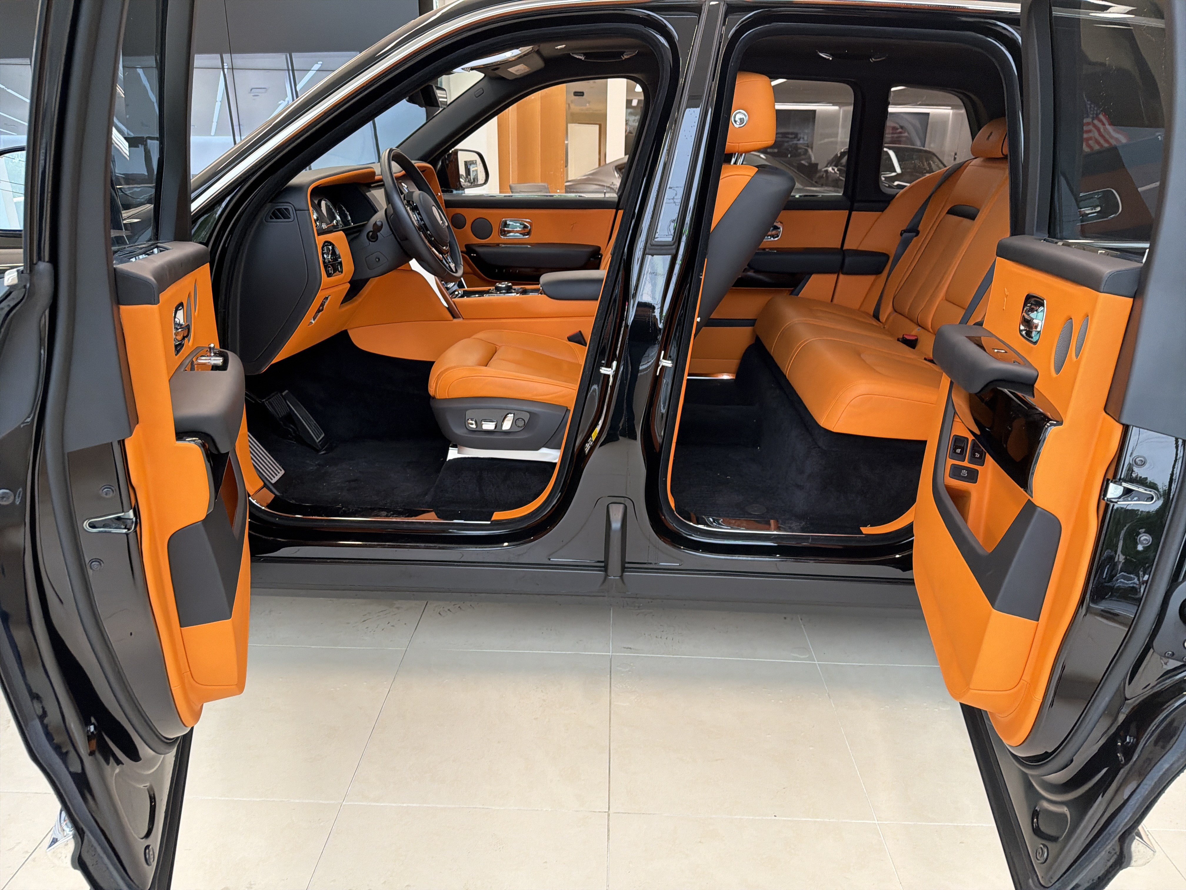 Certified 2022 Rolls-Royce Cullinan AWD/4WD image 42