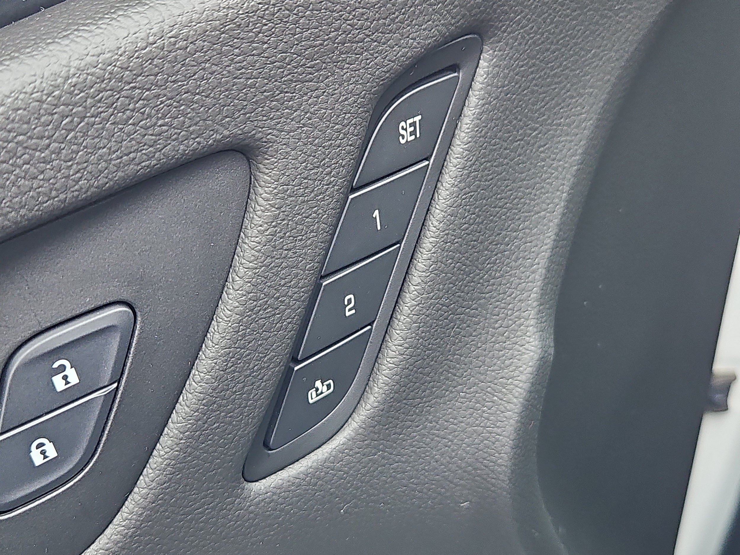 Used 2020 Buick Envision Essence FWD image 11