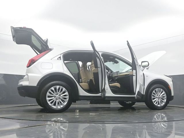 Used 2024 Cadillac XT4 Luxury w/ Cold Weather Package AWD/4WD image 73