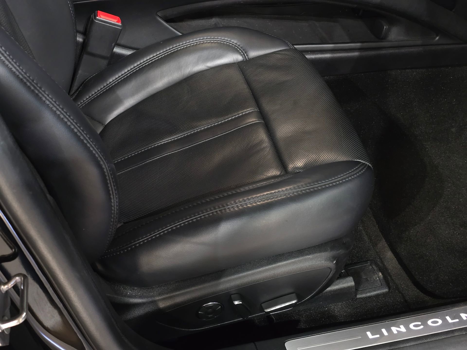 Used 2020 Lincoln MKZ Reserve w/ Luxury Package image 55