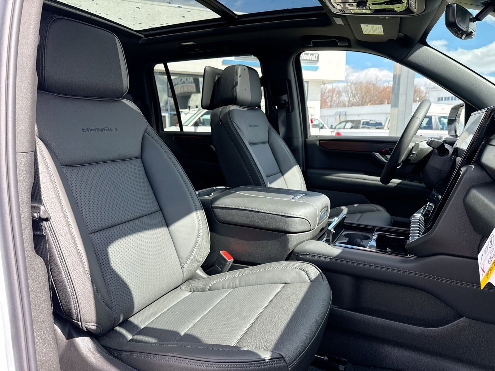 New 2026 GMC Yukon XL Denali w/ Denali Reserve Package image 23