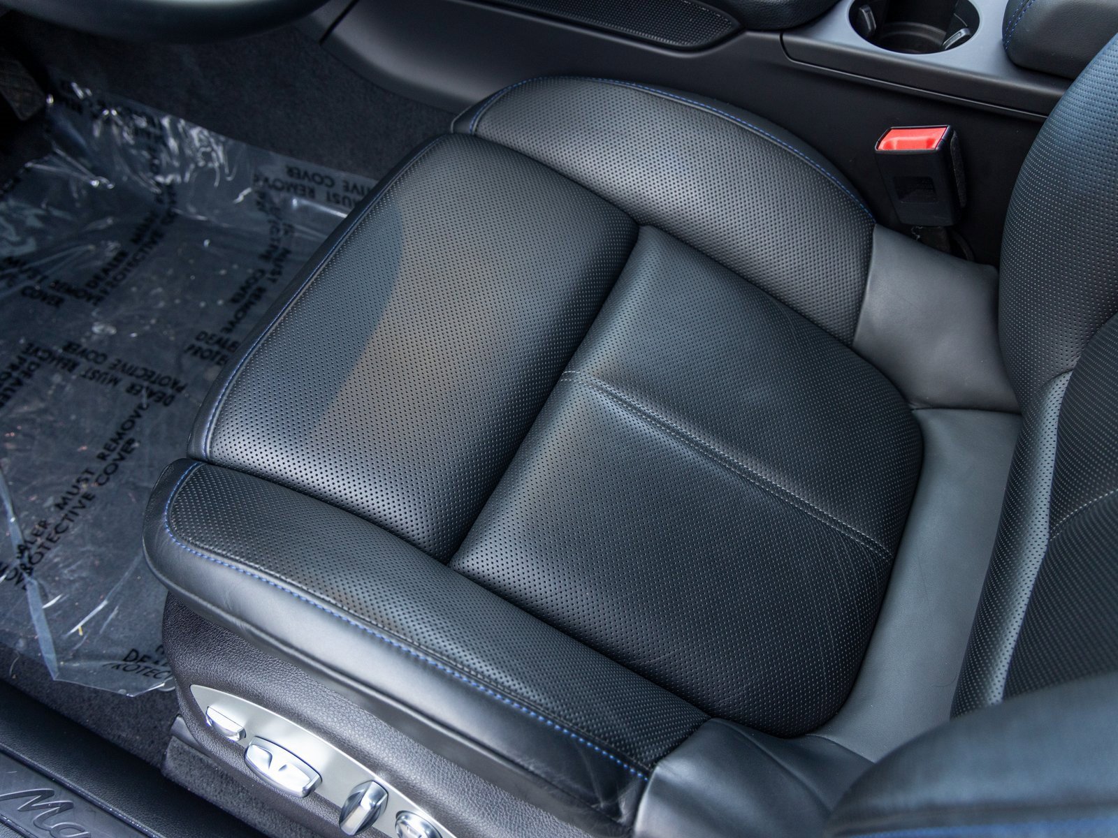 Certified 2024 Porsche Macan image 25