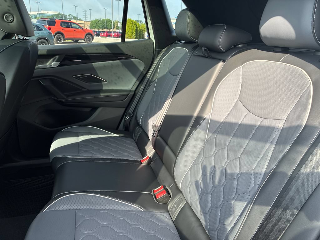 New 2026 Volkswagen Tiguan SEL R-Line AWD/4WD image 19