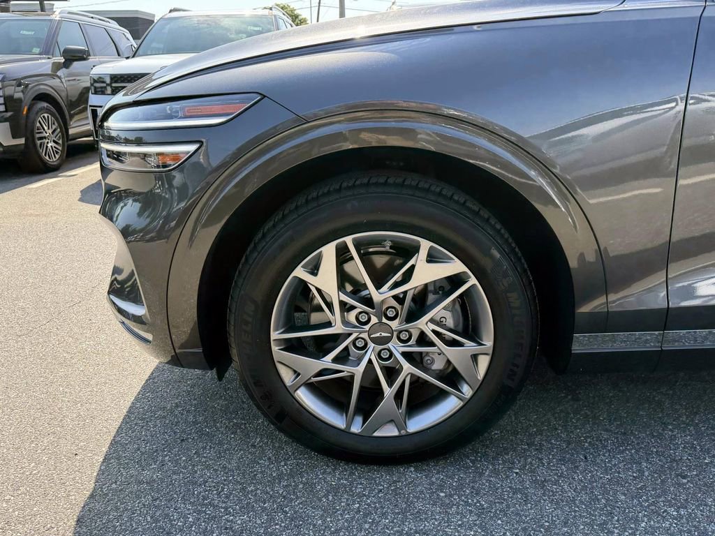 Certified 2024 Genesis GV70 2.5T w/ Select Package AWD/4WD image 10