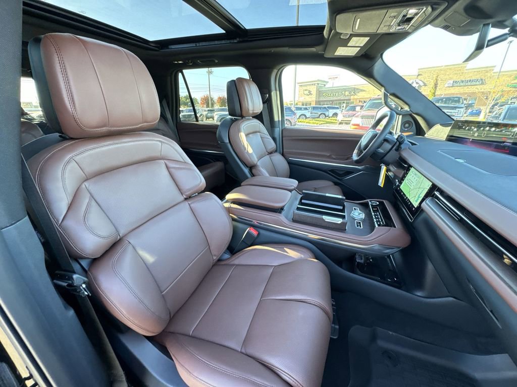 New 2025 Lincoln Navigator Reserve image 26