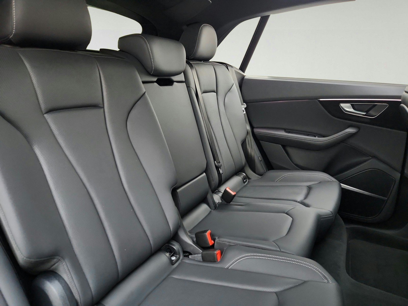 Used 2025 Audi Q8 Premium Plus AWD/4WD image 26