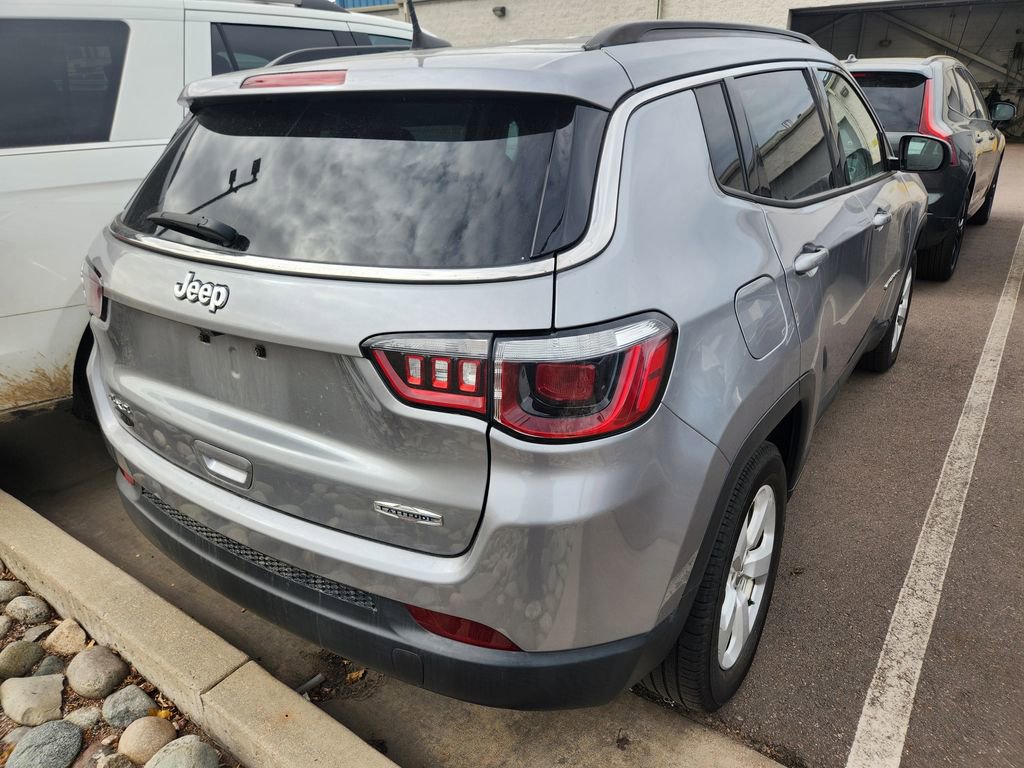 Used 2019 Jeep Compass Latitude w/ Cold Weather Group AWD/4WD image 9
