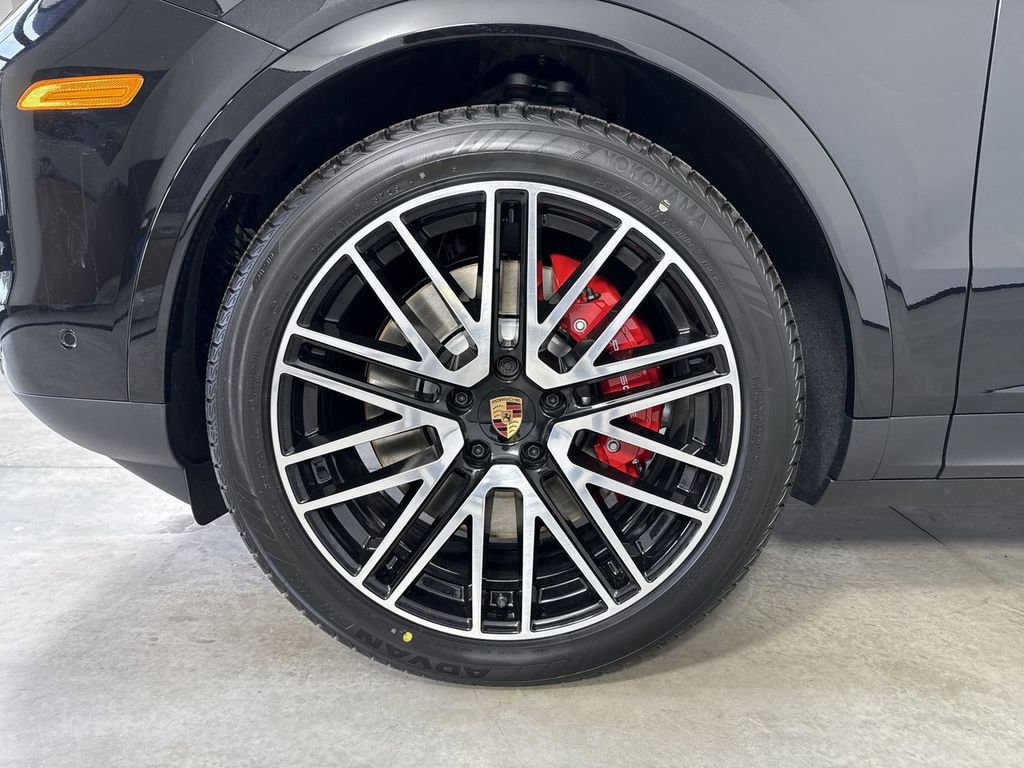 New 2026 Porsche Cayenne S AWD/4WD image 13