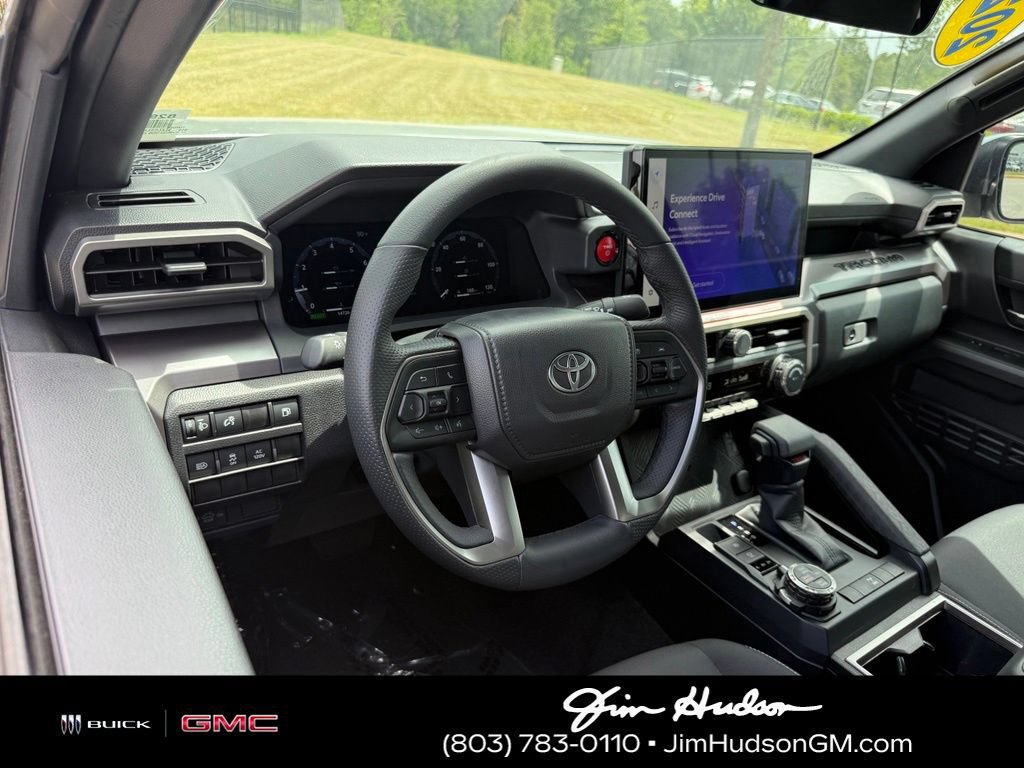 Used 2025 Toyota Tacoma TRD Off-Road AWD/4WD image 4