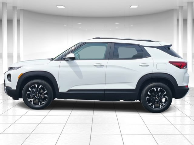 Used 2023 Chevrolet TrailBlazer LT w/ Convenience Package AWD/4WD image 2