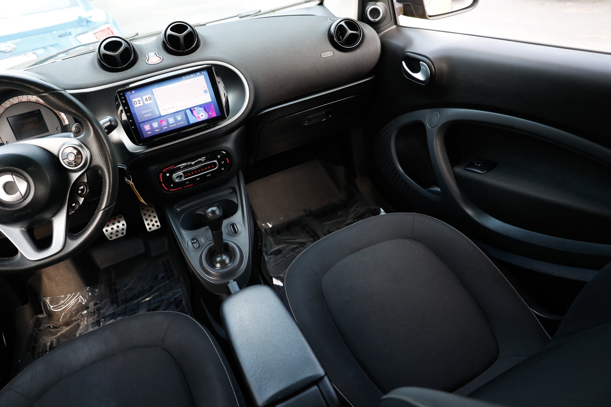 Used 2017 smart fortwo Proxy RWD image 20