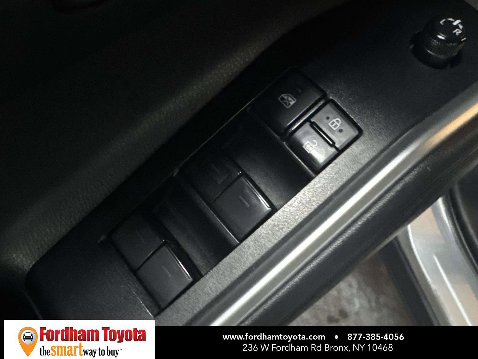 Used 2020 Toyota Highlander XLE image 14