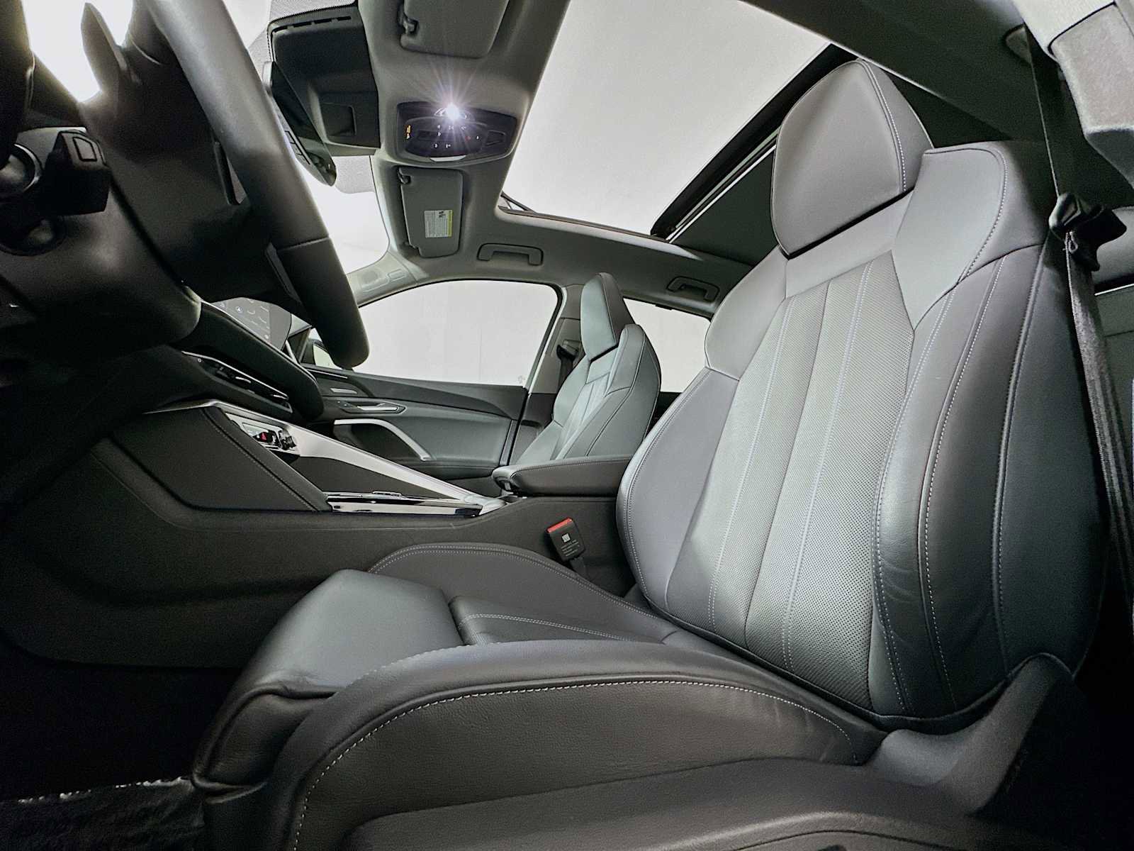 Certified 2025 Audi Q5 Premium Plus w/ Premium Plus image 18