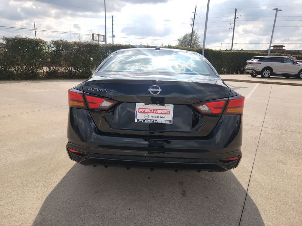 Used 2025 Nissan Altima 2.5 SV image 6