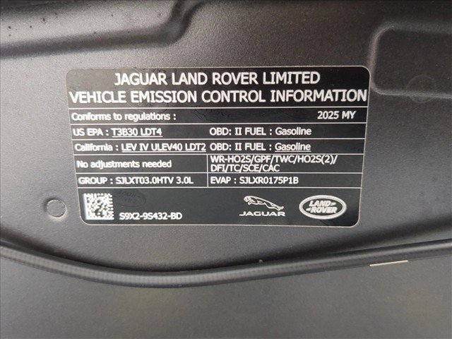 Used 2025 Land Rover Range Rover Sport SE AWD/4WD image 28