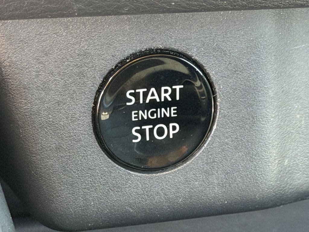 Used 2025 Nissan Rogue SV FWD image 21