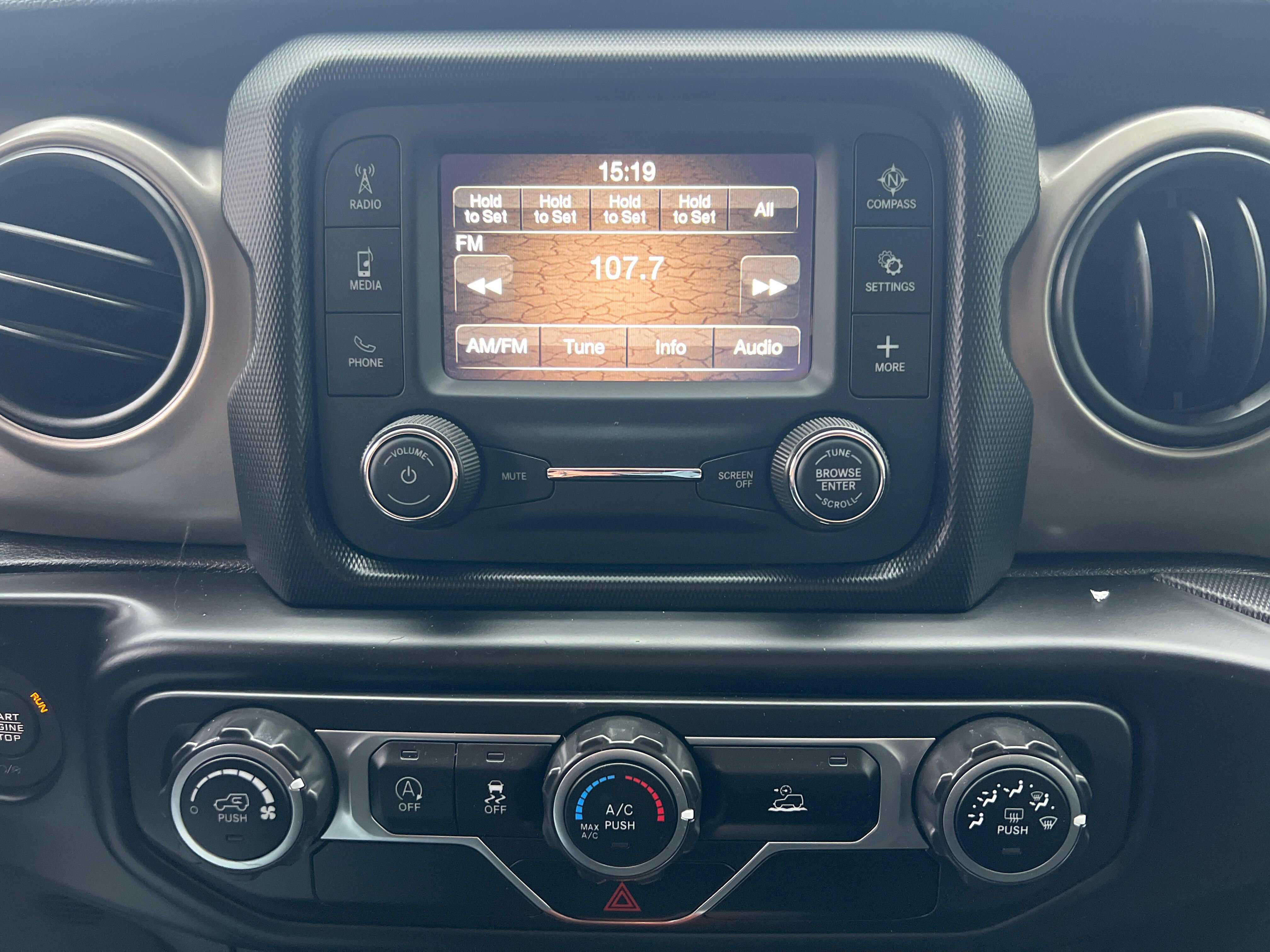 Used 2021 Jeep Gladiator Sport image 16