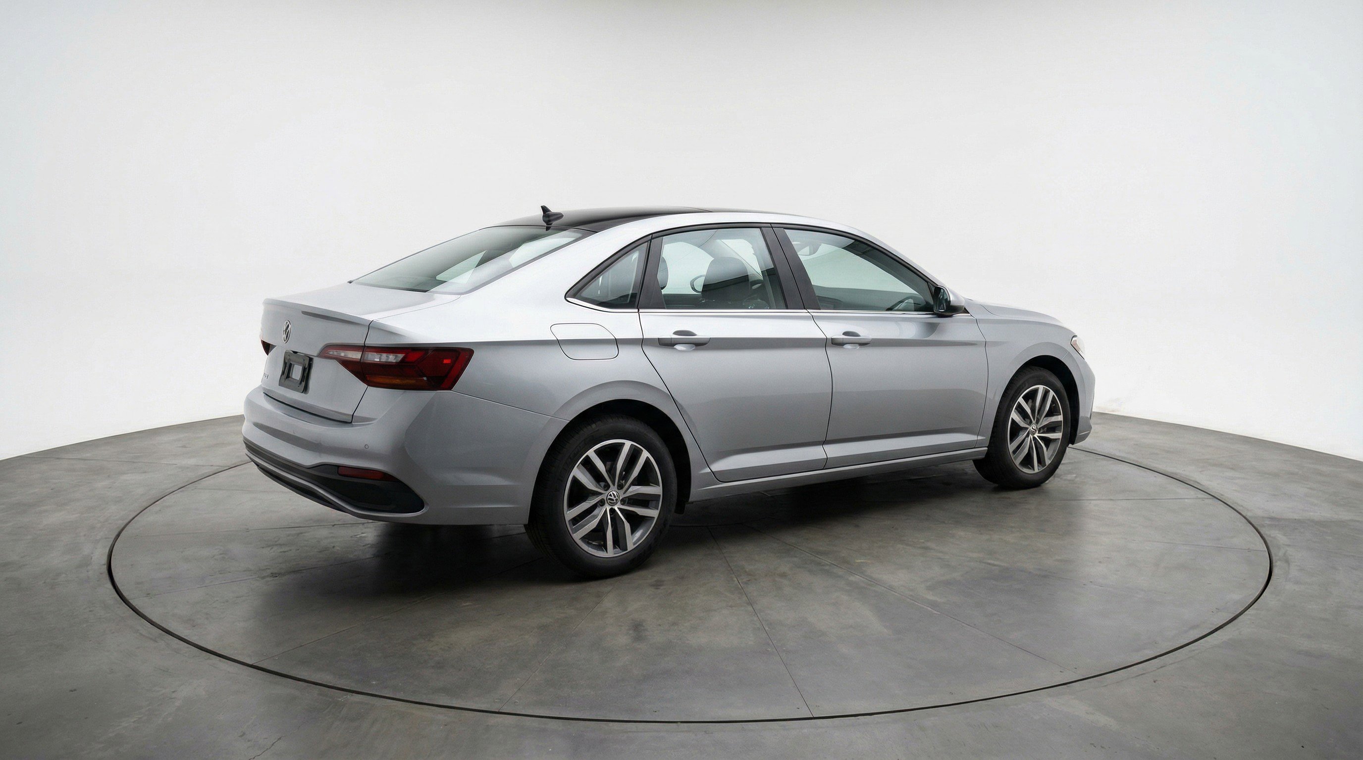 Used 2025 Volkswagen Jetta SE FWD image 9