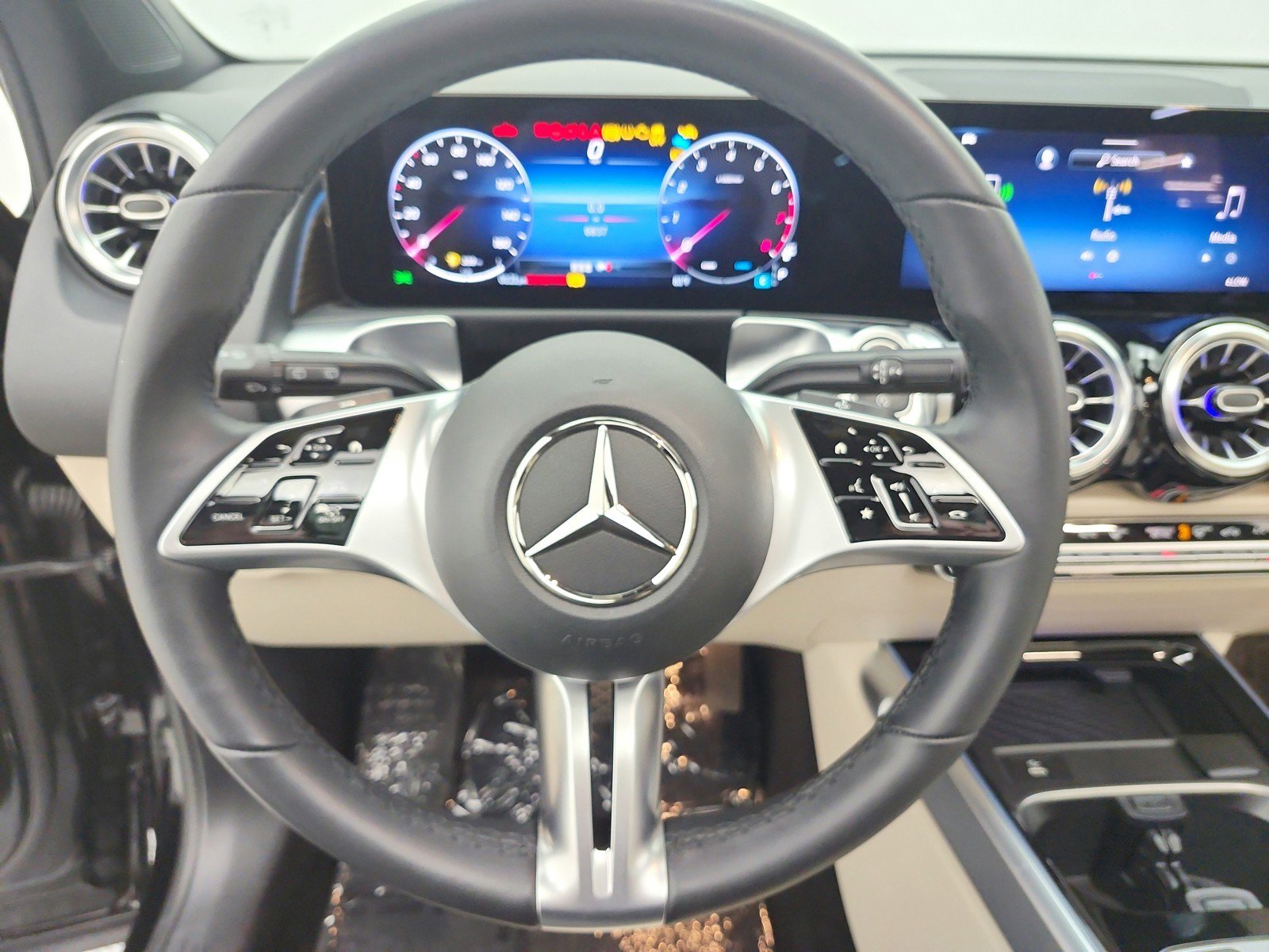 Certified 2025 Mercedes-Benz GLB 250 GLB 250 SUV image 17