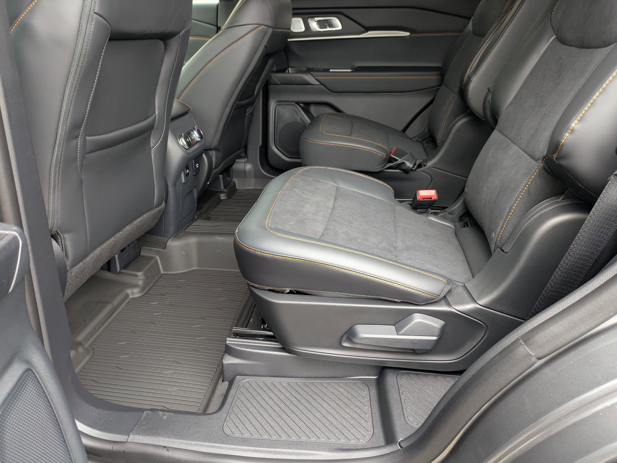 New 2026 Ford Explorer Tremor w/ Tremor Ultimate Package AWD/4WD image 29