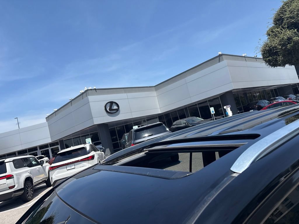 Used 2021 Lexus LX 570 4WD w/ Sport Package image 10